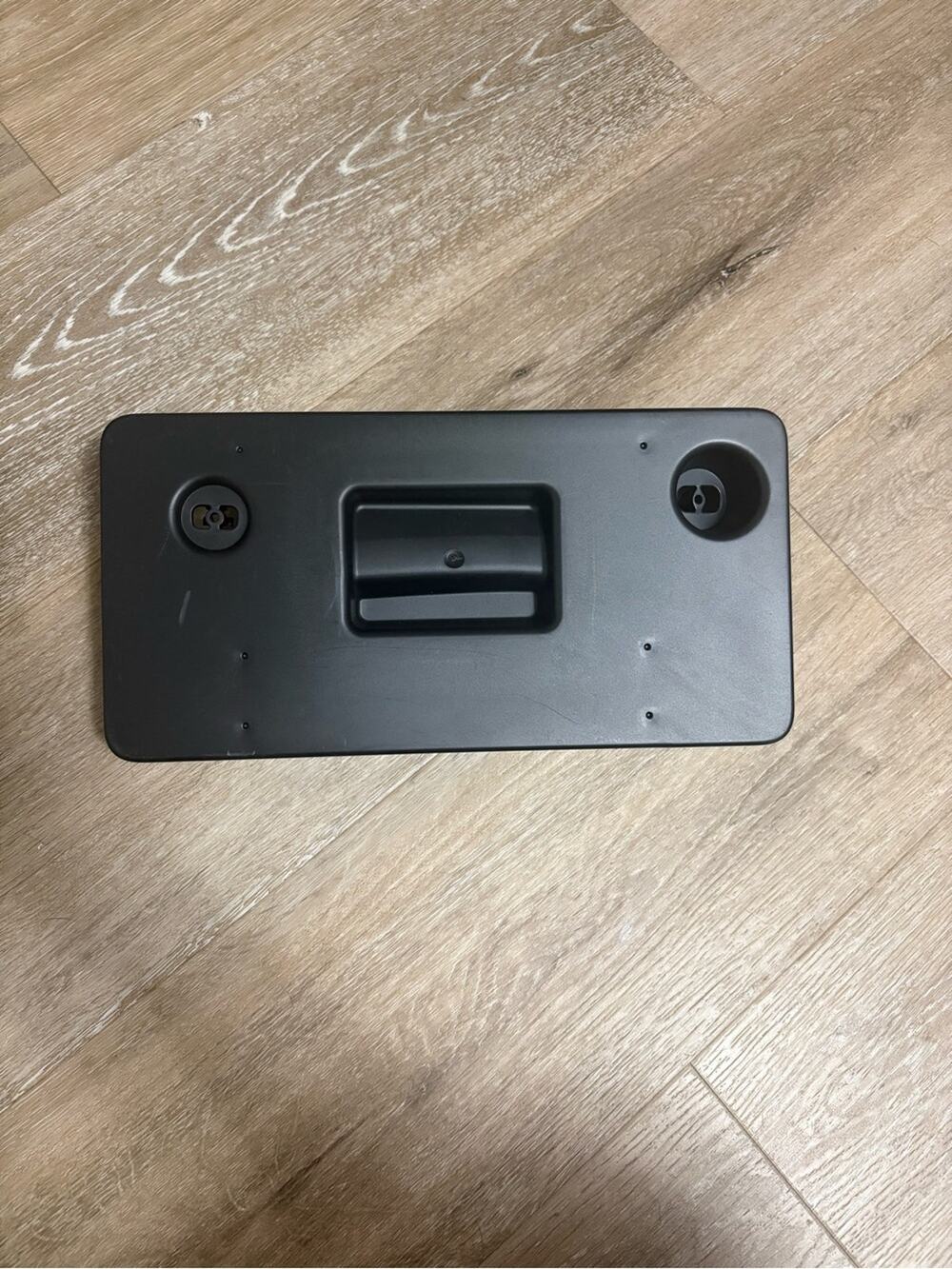 Genuine OEM Mercedes-Benz AMG GT GT S GT C Front License Plate Bracket A19088561